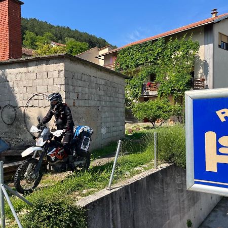Rooms "Nada Zunic" Knin Bagian luar foto
