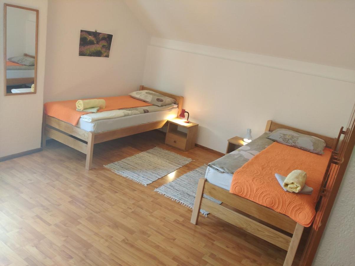 Rooms "Nada Zunic" Knin Bagian luar foto