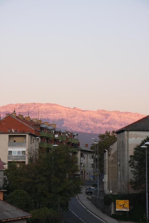 Rooms "Nada Zunic" Knin Bagian luar foto